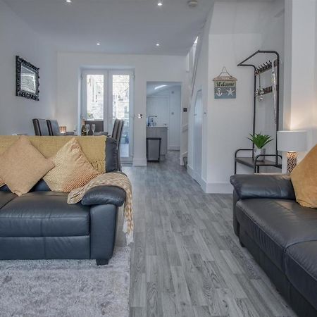 Hawtree Cottage - 2 Bedroom Cottage - Тенби Екстериор снимка