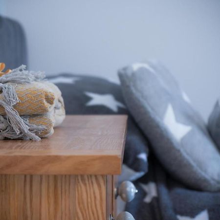 Hawtree Cottage - 2 Bedroom Cottage - Тенби Екстериор снимка