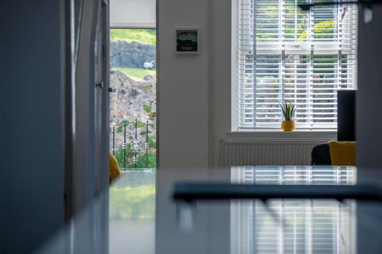 Hawtree Cottage - 2 Bedroom Cottage - Тенби Екстериор снимка