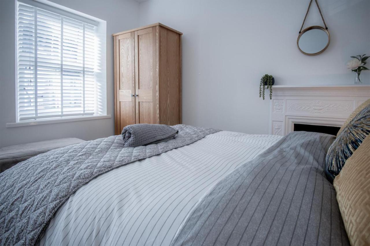 Hawtree Cottage - 2 Bedroom Cottage - Тенби Екстериор снимка