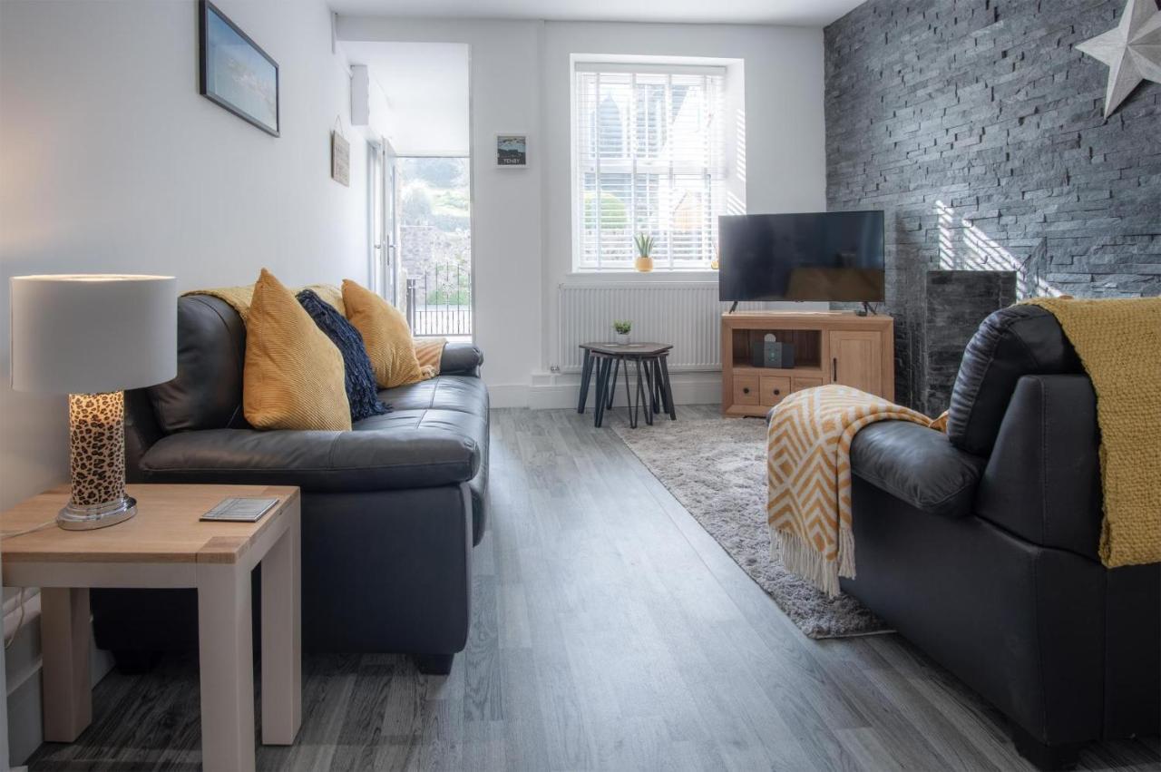 Hawtree Cottage - 2 Bedroom Cottage - Тенби Екстериор снимка